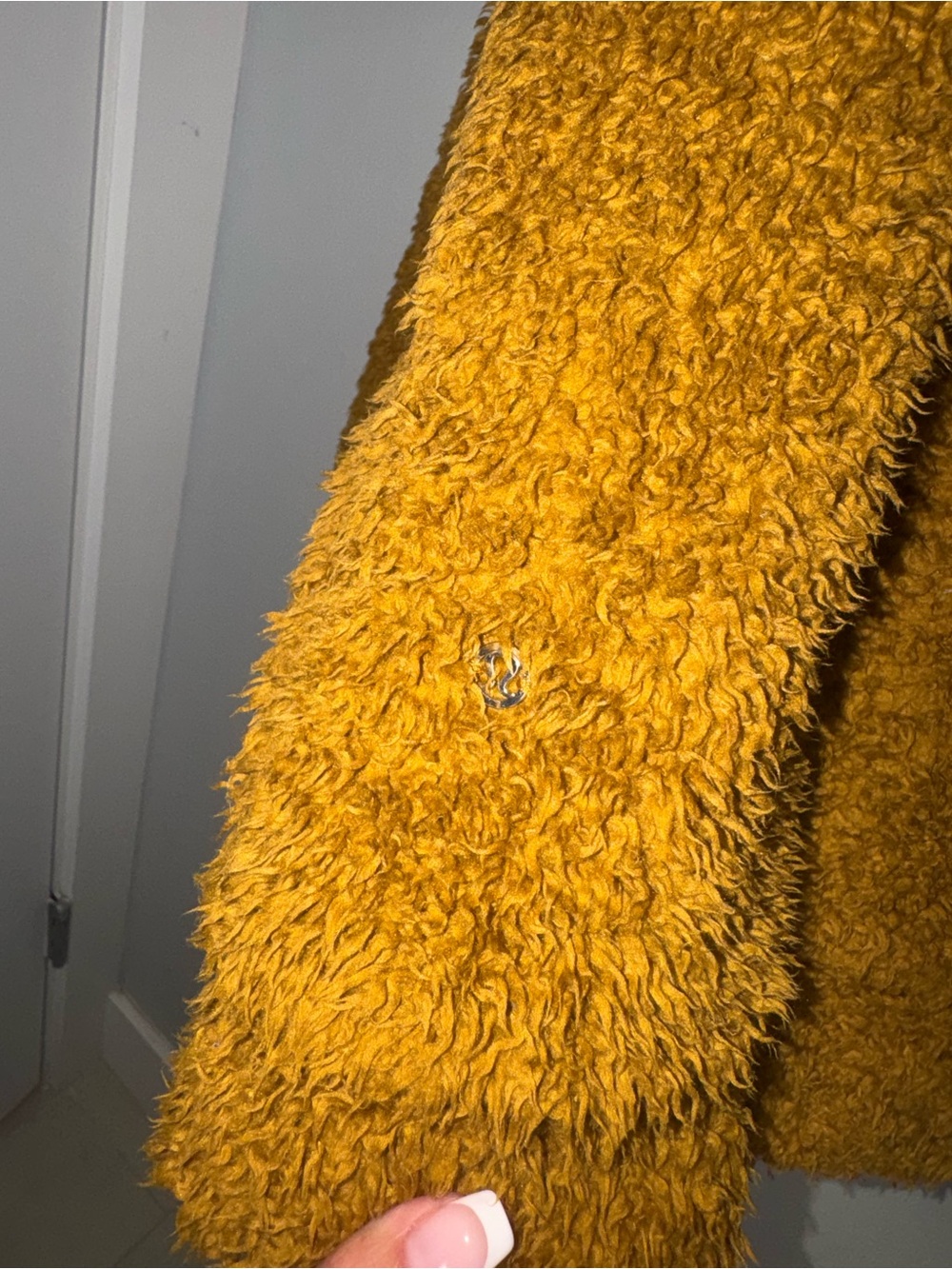 Lululemon Oh So Sherpa Jacket/ Size 4 - Picture 9 of 10